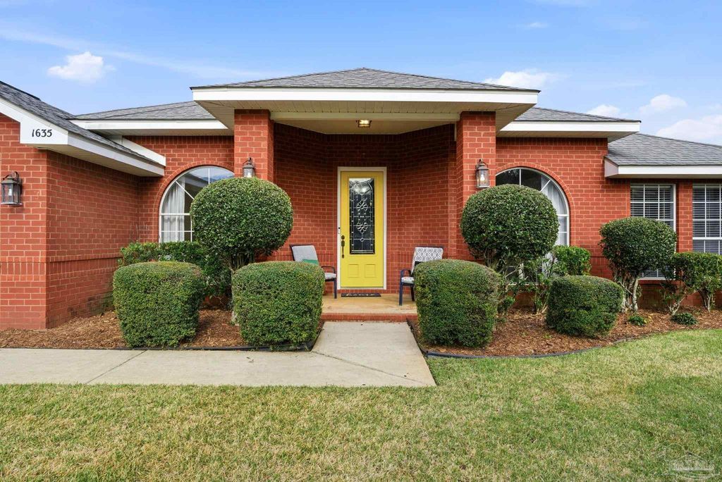 1635 Woodlawn Way, Gulf Breeze, FL 32563