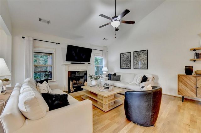 2556 Olney Falls Drive, Braselton, GA 30517