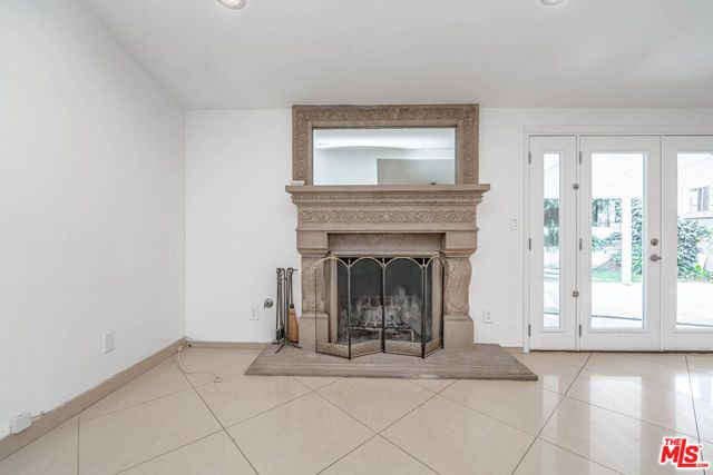 20746 Clarendon Street, Woodland Hills (los Angeles), CA 91367