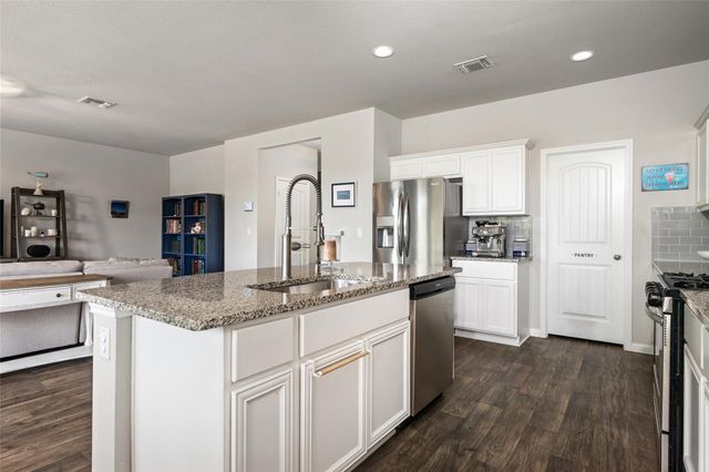 13901 Macquarie DR, Pflugerville, TX 78660