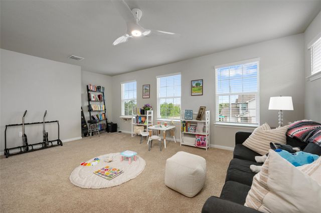 13901 Macquarie DR, Pflugerville, TX 78660