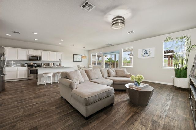 13901 Macquarie DR, Pflugerville, TX 78660