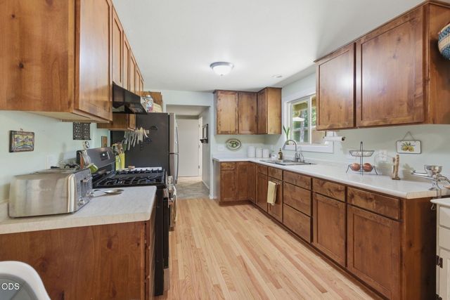 1740 Queens Branch Road, Rogue River, OR 97537