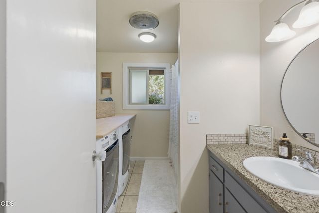 1740 Queens Branch Road, Rogue River, OR 97537