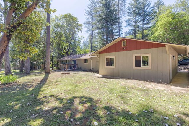 1740 Queens Branch Road, Rogue River, OR 97537