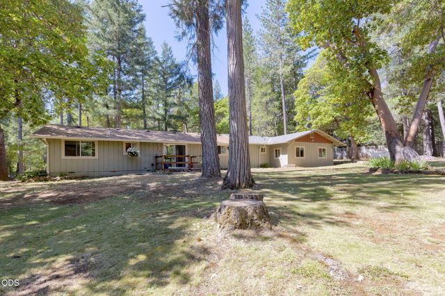 1740 Queens Branch Road, Rogue River, OR 97537