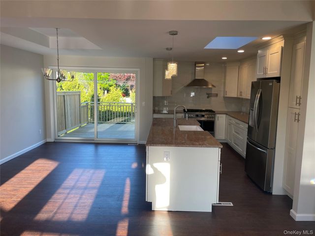 1657 Fairfax Avenue, West Islip, NY 11795