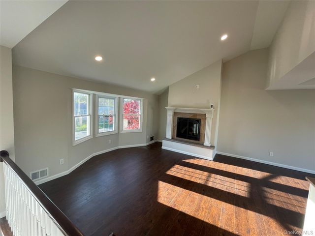 1657 Fairfax Avenue, West Islip, NY 11795