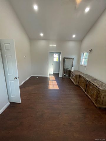 1657 Fairfax Avenue, West Islip, NY 11795