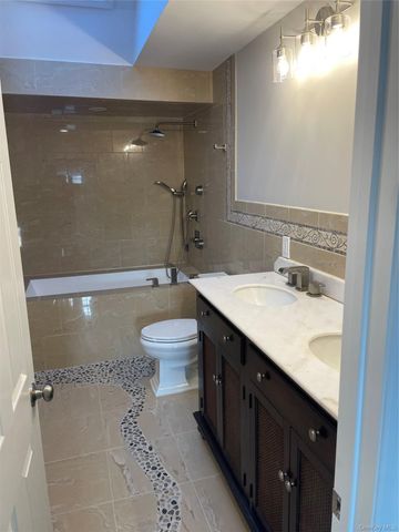 1657 Fairfax Avenue, West Islip, NY 11795
