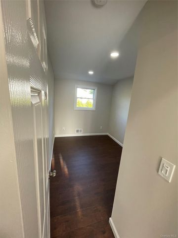 1657 Fairfax Avenue, West Islip, NY 11795