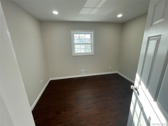 1657 Fairfax Avenue, West Islip, NY 11795