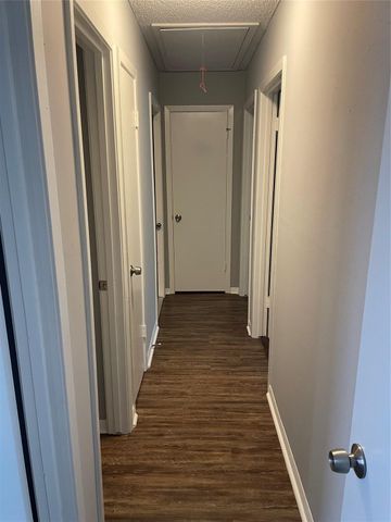 614 Meadowglen Drive, Baytown, TX 77521