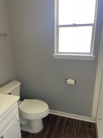 614 Meadowglen Drive, Baytown, TX 77521