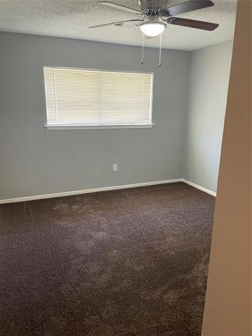 614 Meadowglen Drive, Baytown, TX 77521