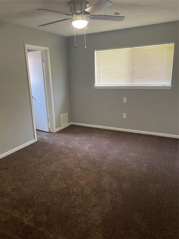 614 Meadowglen Drive, Baytown, TX 77521