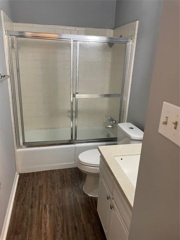 614 Meadowglen Drive, Baytown, TX 77521