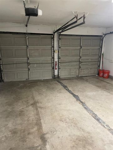 614 Meadowglen Drive, Baytown, TX 77521