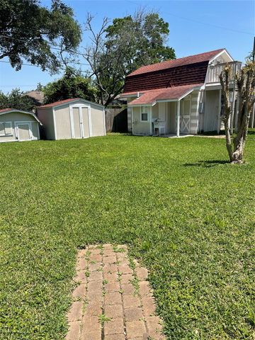 614 Meadowglen Drive, Baytown, TX 77521