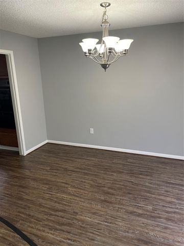 614 Meadowglen Drive, Baytown, TX 77521