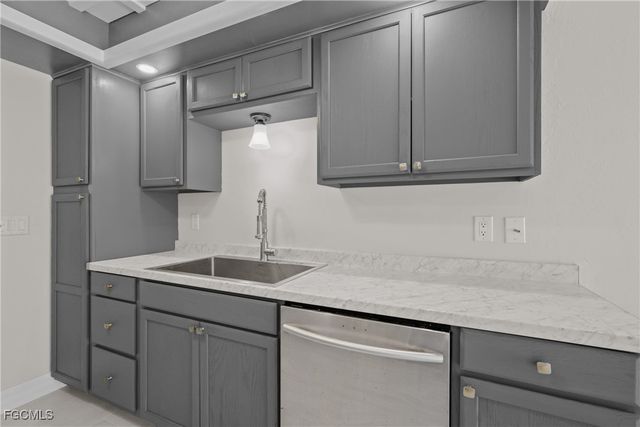 503 SE 16th PL, Cape Coral, FL 33990