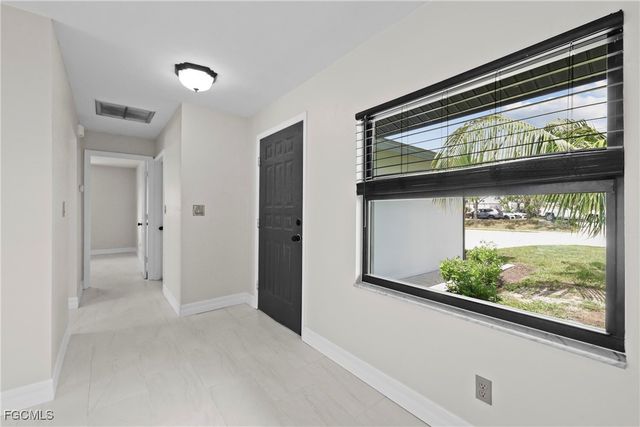 503 SE 16th PL, Cape Coral, FL 33990