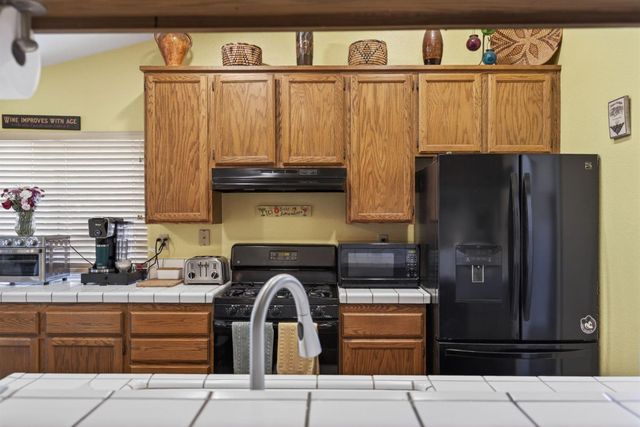 9136 Palmerson Dr, Antelope, CA 95843