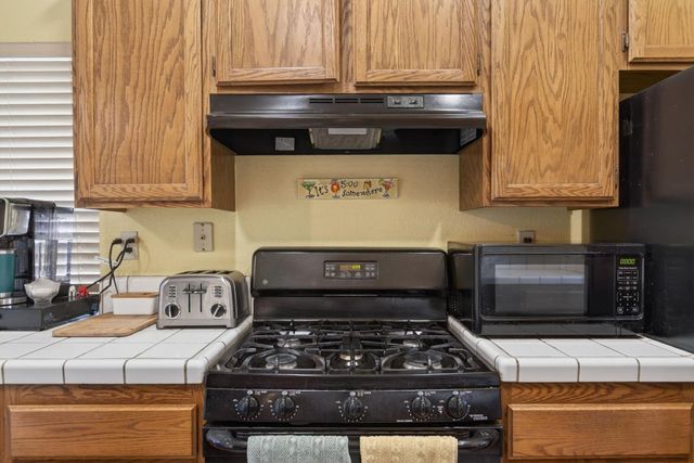 9136 Palmerson Dr, Antelope, CA 95843