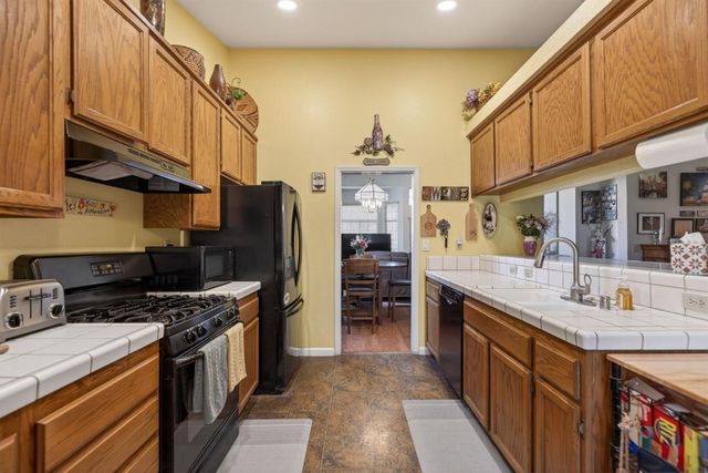 9136 Palmerson Dr, Antelope, CA 95843