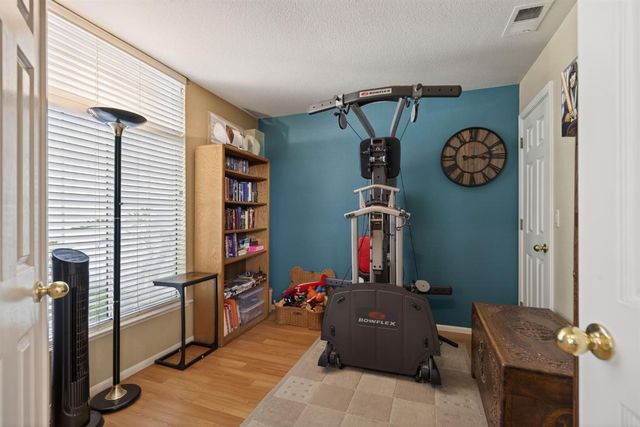 9136 Palmerson Dr, Antelope, CA 95843