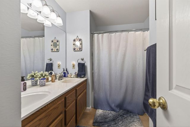 9136 Palmerson Dr, Antelope, CA 95843