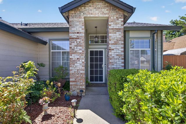 9136 Palmerson Dr, Antelope, CA 95843