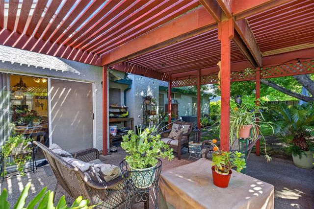 9136 Palmerson Dr, Antelope, CA 95843