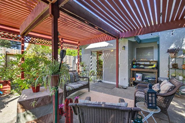 9136 Palmerson Dr, Antelope, CA 95843