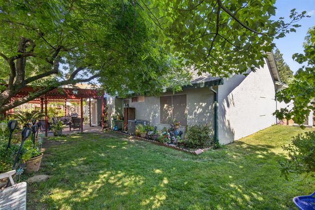 9136 Palmerson Dr, Antelope, CA 95843