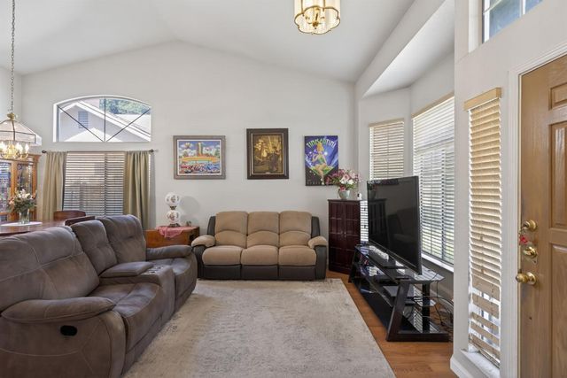 9136 Palmerson Dr, Antelope, CA 95843