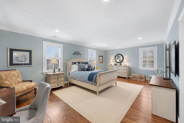 6955 33RD ST NW, Washington, DC 20015