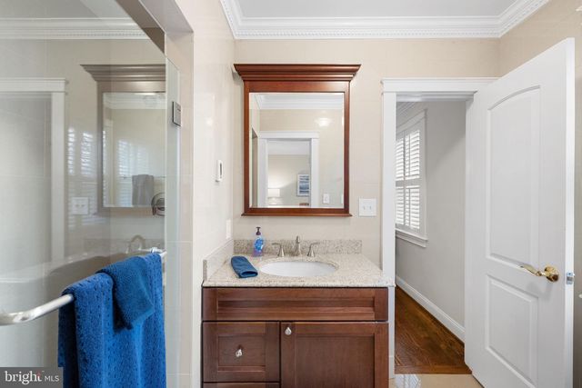 6955 33RD ST NW, Washington, DC 20015