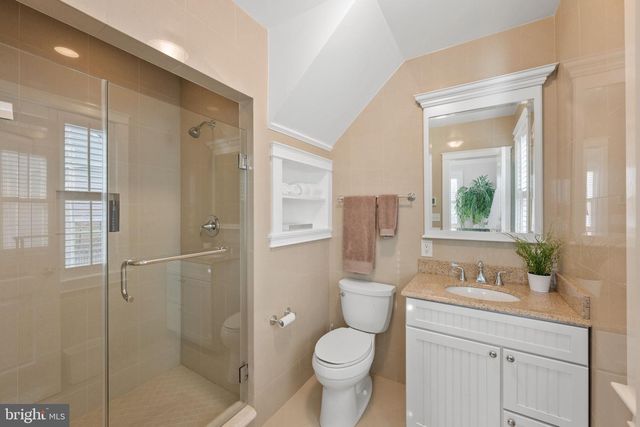 6955 33RD ST NW, Washington, DC 20015