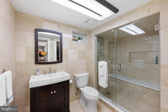 6955 33RD ST NW, Washington, DC 20015