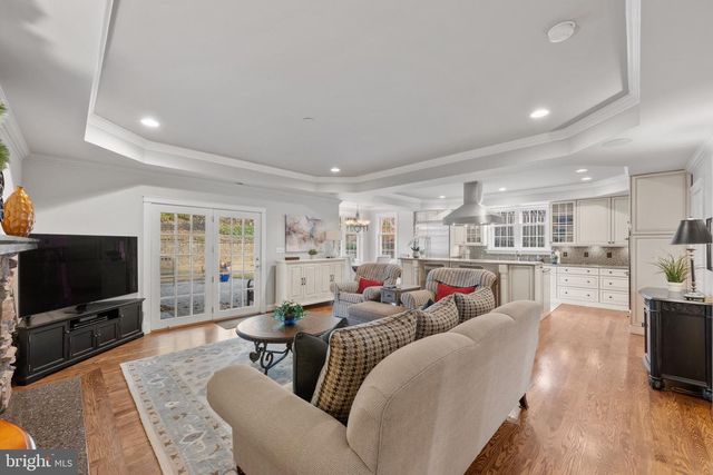 6955 33RD ST NW, Washington, DC 20015