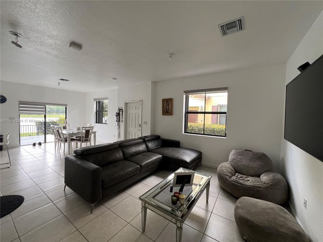 5946 Mustang Mnr, Davie, FL 33314