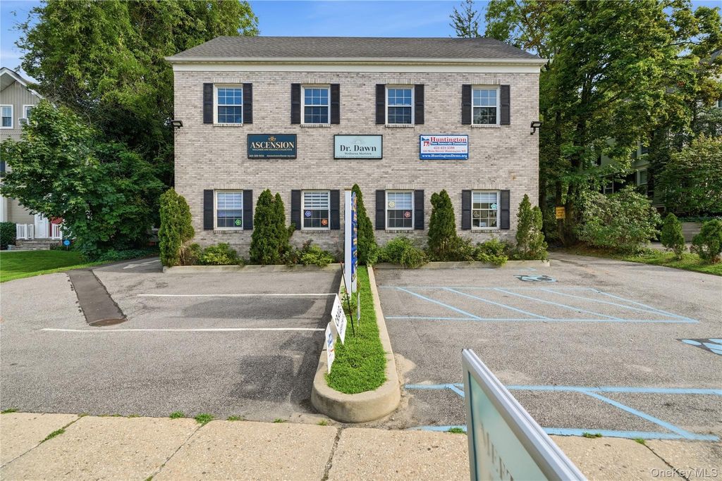 168 Main Street Suite A3, Huntington, NY 11743 — exterior