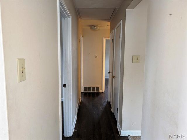 612 Sessions Avenue, Crestwood, MO 63126