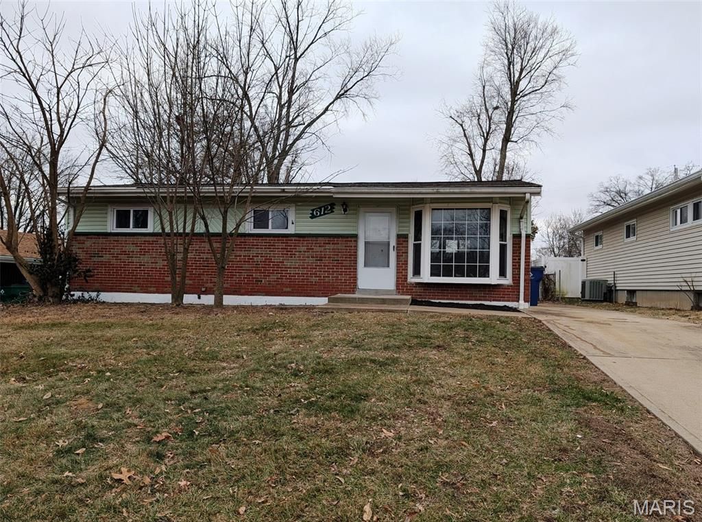612 Sessions Avenue, Crestwood, MO 63126