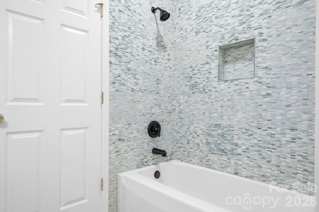 714 Northeast Drive 52, Davidson, NC 28036