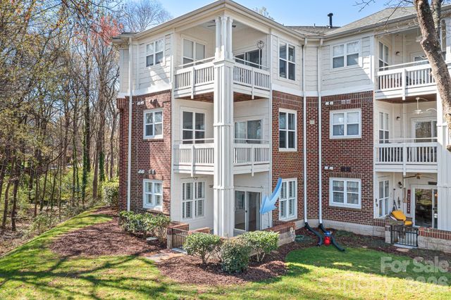 714 Northeast Drive 52, Davidson, NC 28036