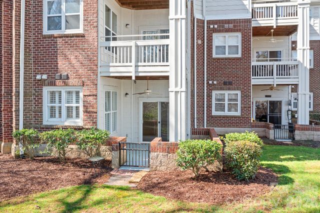 714 Northeast Drive 52, Davidson, NC 28036