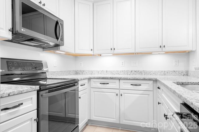 714 Northeast Drive 52, Davidson, NC 28036