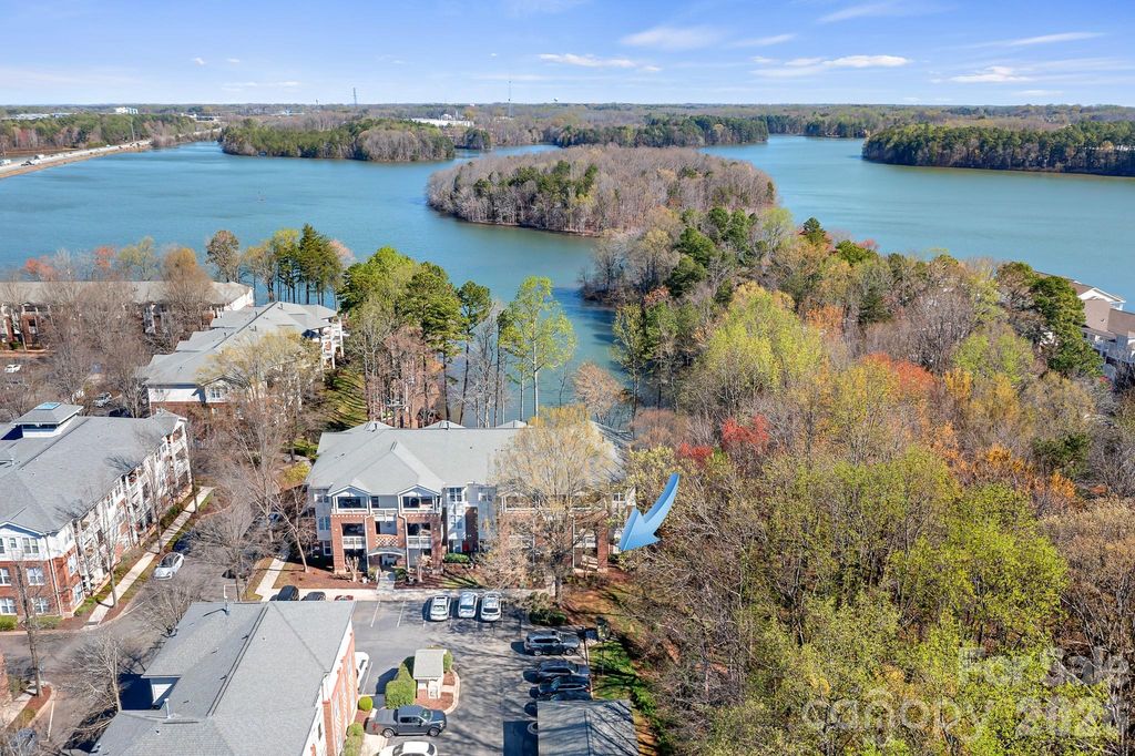 714 Northeast Drive 52, Davidson, NC 28036